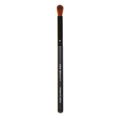 Gee Beauty - Crease and Define Brush